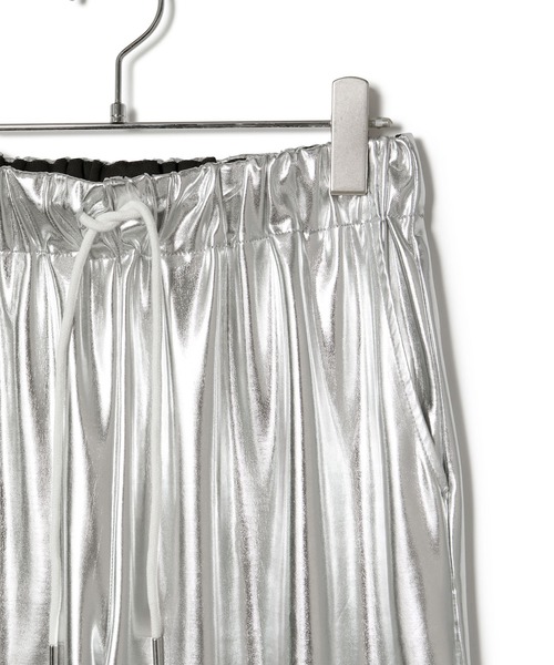 ADAM ET ROPE'（アダムエロペ）の「【洗える】メタリックイージーパンツ（その他パンツ・レディース・シルバー系その他/ゴールド/ブラック・FREE）」の14枚目の写真