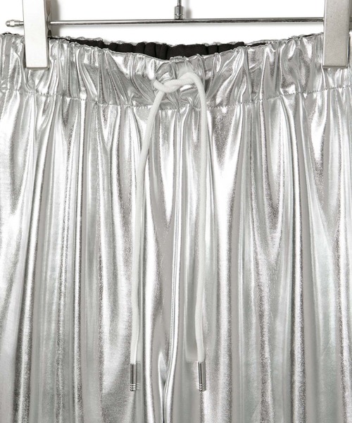 ADAM ET ROPE'（アダムエロペ）の「【洗える】メタリックイージーパンツ（その他パンツ・レディース・シルバー系その他/ゴールド/ブラック・FREE）」の17枚目の写真