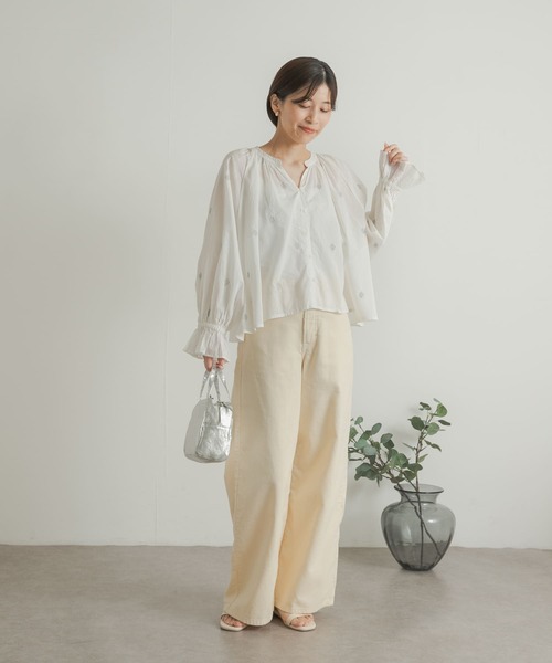 URBAN RESEARCH DOORS（アーバンリサーチドアーズ）の「ラメ刺繍ブラウス（シャツ/ブラウス・レディース・ホワイト/チャコールグレー・MEDIUM）」の12枚目の写真