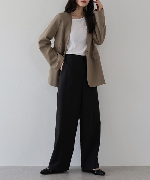 J by blue(ジェイバイブルー)の「ピンタックストレートスラックス(スラックス・レディース・モカ/ブラック/チャコールグレー・SMALL/MEDIUM/LARGE)」の4枚目の写真
