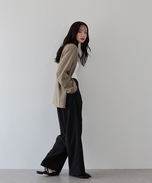 J by blue(ジェイバイブルー)の「ピンタックストレートスラックス(スラックス・レディース・モカ/ブラック/チャコールグレー・SMALL/MEDIUM/LARGE)」の20枚目の写真