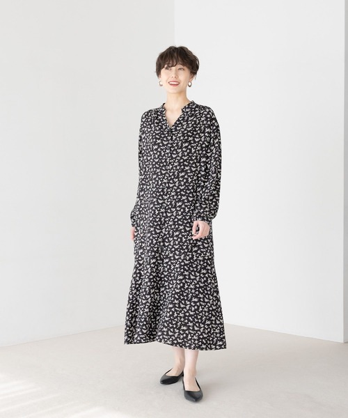 Elura（エルーラ）の「＜低身長サイズあり＞2WAYフラワープリントワンピース144314（ワンピース・レディース・ブラック/ネイビー/ブラック系その他/ダークネイビー・MEDIUM/FREE(S)/LARGE）」の13枚目の写真