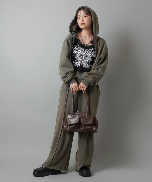 SPINNS（スピンズ）の「パウダー加工 Wジップショート丈スウェット（パーカー・レディース・スミクロ/ネイビー/ボルドー・ONESIZE）」の19枚目の写真