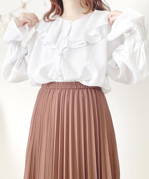 merrylatte(メリーラテ)の「パールボタンシアーフリルカラーボリューム袖ブラウス(シャツ/ブラウス・レディース・ホワイト・FREE)」の11枚目の写真