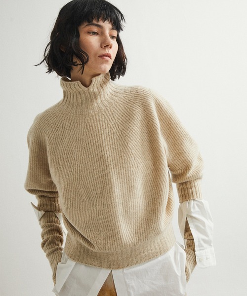 UNFIL（アンフィル）の「unfil アンフィル / superfine lambs & chenille ribbed-knit high-neck sweater スーパーファインラムシェニールリブニットハイネックセーター / WFFL-UW123（ニット/セーター・レディース・ライトベージュ/ミント・1）」の2枚目の写真