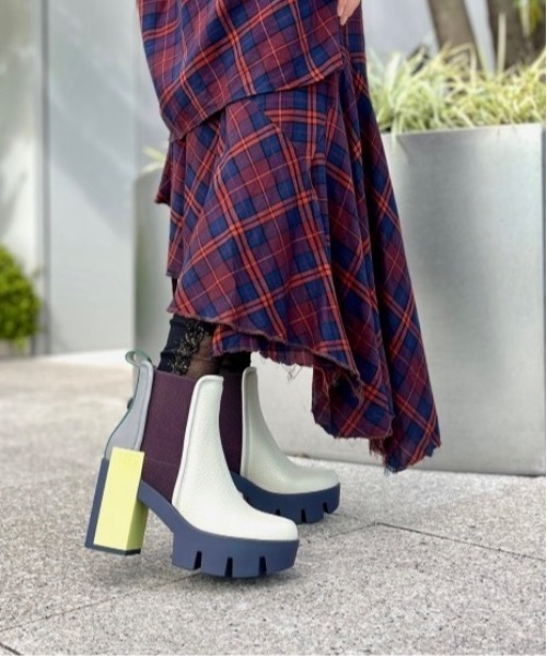 UNITED NUDE(ユナイテッドヌード)の「Grip Chelsea Mid Ⅲ(ブーツ・レディース・ブラック/オレンジ/グレー/パープル・38/39/37/36/35/40)」の11枚目の写真