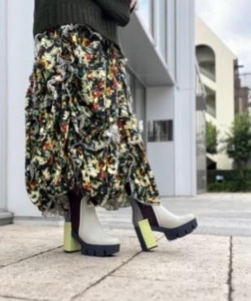 UNITED NUDE(ユナイテッドヌード)の「Grip Chelsea Mid Ⅲ(ブーツ・レディース・ブラック/オレンジ/グレー/パープル・38/39/37/36/35/40)」の6枚目の写真