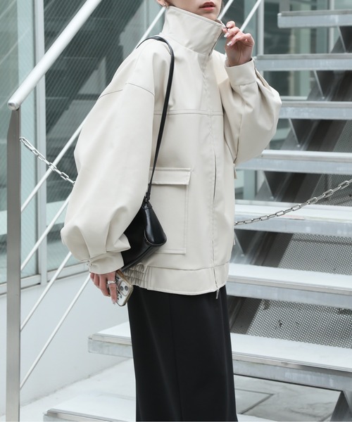 NOGLE(ノグル)の「【NOGLE/ノグル】2wayスタンドカラーフェイクレザーブルゾン(ブルゾン・レディース・アイボリー/ブラック/ブラウン・FREE)」の8枚目の写真