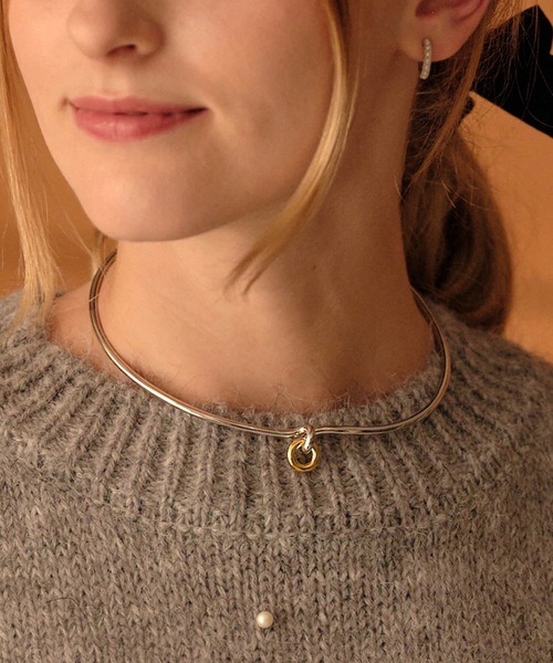 ANOH（アノー）の「コンビカラーリングチョーカー（チョーカー・レディース・シルバー×ゴールド・FREE）」の3枚目の写真
