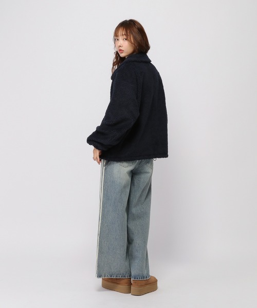 ALAND(エーランド)の「【UNISEX】ALAND/Aロゴワッペンボアブルゾン(ブルゾン・レディース・ネイビー/ベージュ・LARGE/MEDIUM)」の4枚目の写真