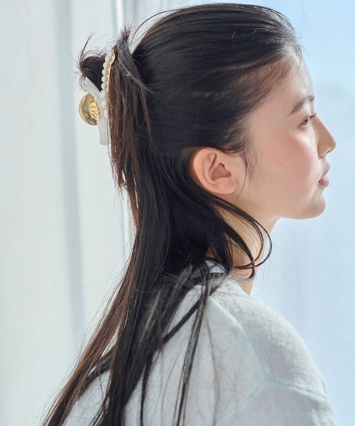 SNIDEL HOME(スナイデルホーム)の「パールメタルバンス(バレッタ/ヘアクリップ・レディース・ピンク/ブラック/アイボリー/イエロー・FREE)」の17枚目の写真