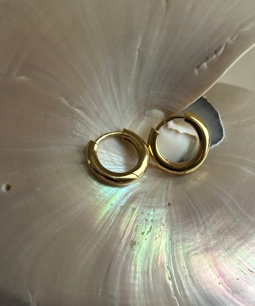 whoseA(フーシー)の「【silver925】NeatHoop15mmPierce16KGP/ニート フープピアス15mm(ピアス(両耳用)・メンズ・ゴールド・FREE)」の3枚目の写真