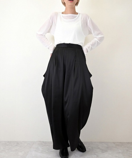 STYLEBLOCK(スタイルブロック)の「マットサテンサイドボリュームパンツ(その他パンツ・レディース・アイボリー/ブラック/チャコールグレー・M)」の3枚目の写真