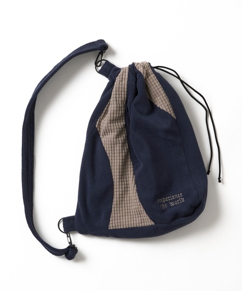 kutir(クティール)の「ASSORT BY COLOR SHOULDER BAG/アソートバイカラーショルダーバッグ(ショルダーバッグ・メンズ・チャコールグレー/ライトグレー/ブラック/ネイビー・FREE)」の2枚目の写真