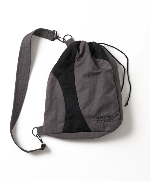 kutir(クティール)の「ASSORT BY COLOR SHOULDER BAG/アソートバイカラーショルダーバッグ(ショルダーバッグ・メンズ・チャコールグレー/ライトグレー/ブラック/ネイビー・FREE)」の1枚目の写真