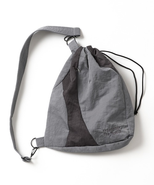 kutir(クティール)の「ASSORT BY COLOR SHOULDER BAG/アソートバイカラーショルダーバッグ(ショルダーバッグ・メンズ・チャコールグレー/ライトグレー/ブラック/ネイビー・FREE)」の4枚目の写真