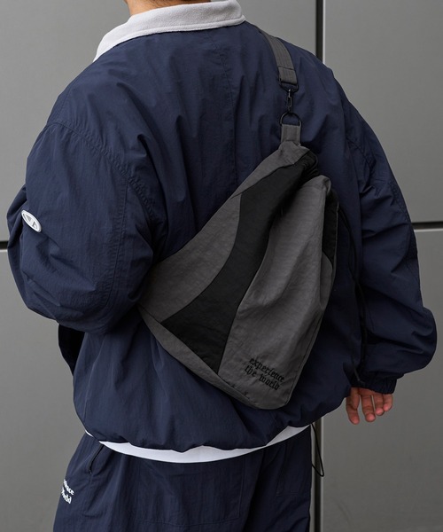 kutir(クティール)の「ASSORT BY COLOR SHOULDER BAG/アソートバイカラーショルダーバッグ(ショルダーバッグ・メンズ・チャコールグレー/ライトグレー/ブラック/ネイビー・FREE)」の13枚目の写真