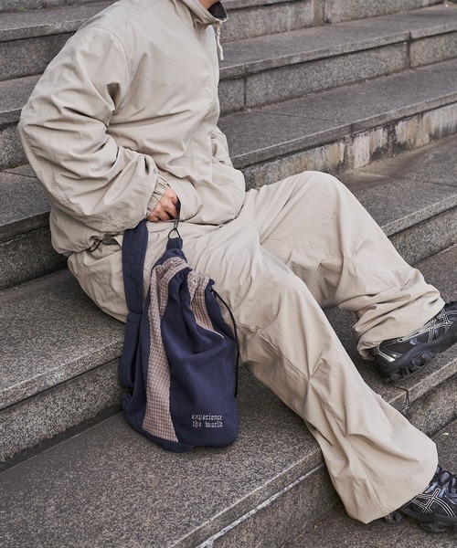kutir(クティール)の「ASSORT BY COLOR SHOULDER BAG/アソートバイカラーショルダーバッグ(ショルダーバッグ・メンズ・チャコールグレー/ライトグレー/ブラック/ネイビー・FREE)」の22枚目の写真