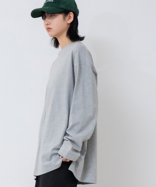 HEILIS(ヘイリス)の「【サイズ展開あり】オーバーサイズコットンロングスリーブカットソー / オーバーサイズ レディース ユニセックス ロングTシャツ 長袖 無地 秋服 冬服 春服 ノームコア レイヤード ロンT(Tシャツ/カットソー・レディース・ホワイト/ブラック/グレー/ネイビー・L/M)」の13枚目の写真
