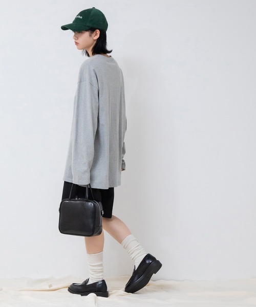 HEILIS(ヘイリス)の「【サイズ展開あり】オーバーサイズコットンロングスリーブカットソー / オーバーサイズ レディース ユニセックス ロングTシャツ 長袖 無地 秋服 冬服 春服 ノームコア レイヤード ロンT(Tシャツ/カットソー・レディース・ホワイト/ブラック/グレー/ネイビー・L/M)」の19枚目の写真