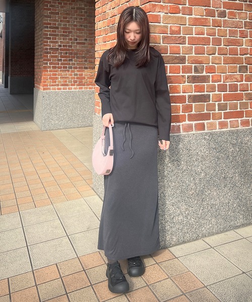 HEILIS(ヘイリス)の「【サイズ展開あり】オーバーサイズコットンロングスリーブカットソー / オーバーサイズ レディース ユニセックス ロングTシャツ 長袖 無地 秋服 冬服 春服 ノームコア レイヤード ロンT(Tシャツ/カットソー・レディース・ホワイト/ブラック/グレー/ネイビー・L/M)」の8枚目の写真