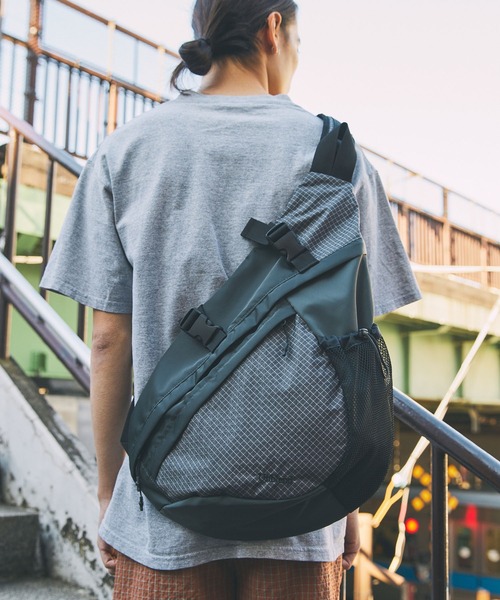 Unblend】異素材切り替え ワンショルダーボディバッグ（ボディバッグ