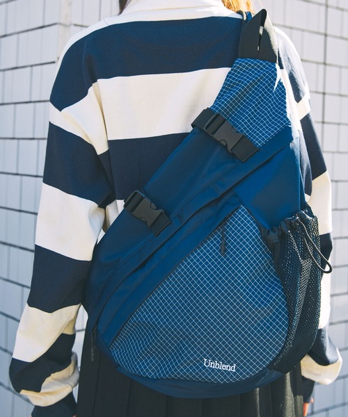 Unblend(アンブレンド)の「【Unblend】異素材切り替え ワンショルダーボディバッグ(ボディバッグ/ウエストポーチ・レディース・グレー系/オレンジ系/ブラック系1/ブラック系/ネイビー系/ブラウン系・FREE)」の14枚目の写真