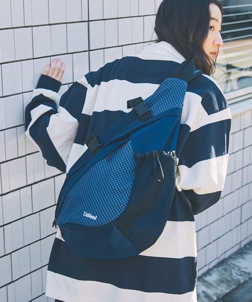 Unblend(アンブレンド)の「【Unblend】異素材切り替え ワンショルダーボディバッグ(ボディバッグ/ウエストポーチ・レディース・グレー系/オレンジ系/ブラック系1/ブラック系/ネイビー系/ブラウン系・FREE)」の17枚目の写真