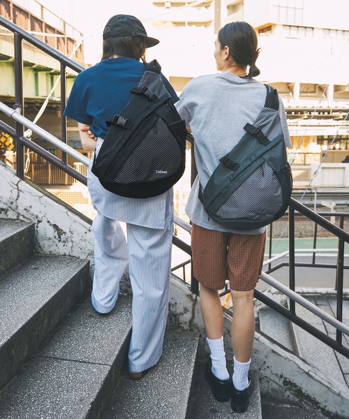 Unblend(アンブレンド)の「【Unblend】異素材切り替え ワンショルダーボディバッグ(ボディバッグ/ウエストポーチ・レディース・グレー系/オレンジ系/ブラック系1/ブラック系/ネイビー系/ブラウン系・FREE)」の13枚目の写真