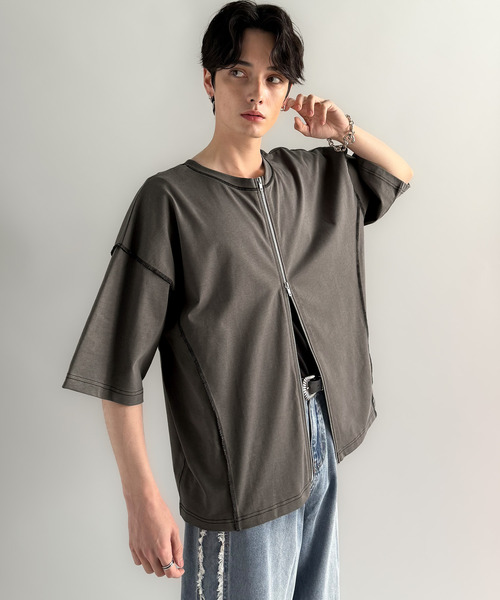 Classical Origin(クラシカルオリジン)の「【Classical Origin】「1枚でも羽織でも。」インサイドアウト仕様2wayダブルジップTシャツ/Inside-Out Oversized Double-Zip 2way T-Shirt(Tシャツ/カットソー・メンズ・ブラック/オフホワイト/チャコールグレー・LARGE/SMALL/MEDIUM)」の7枚目の写真
