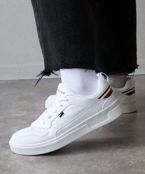 TOMMY HILFIGER(トミーヒルフィガー)の「【TOMMY HILFIGER/トミーヒルフィガー】TH LOW COURT/ローコート スニーカー(スニーカー・レディース・ホワイト・23.0cm/23.5cm/24.0cm/24.5cm/25.0cm)」の1枚目の写真