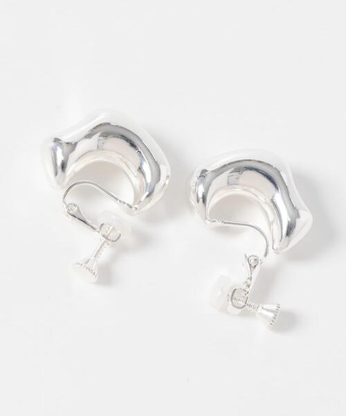 SMELLY（スメリー）の「ニュアンスカーブプックリイヤリング（イヤリング・レディース・シルバー・-）」の11枚目の写真