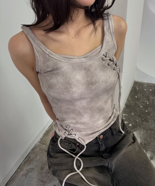 FOLLOWIN（フォロウィン）の「[2025SS]編み上げレイヤードヴィンテージタンクトップ（キャミソール・レディース・ベージュ/チャコール・FREE）」の3枚目の写真