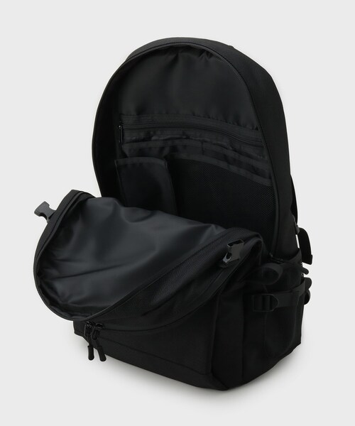 TAKEO KIKUCHI(タケオキクチ)の「【大容量/ONOFF】ラージキャパシティー バックパック(バックパック/リュック・メンズ・ネイビー/モスグリーン/ブラック・00)」の10枚目の写真