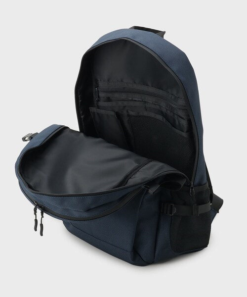 TAKEO KIKUCHI(タケオキクチ)の「【大容量/ONOFF】ラージキャパシティー バックパック(バックパック/リュック・メンズ・ネイビー/モスグリーン/ブラック・00)」の12枚目の写真