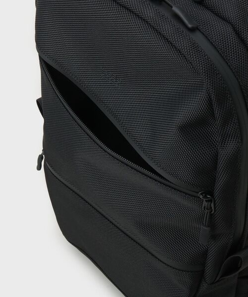 TAKEO KIKUCHI(タケオキクチ)の「【大容量/ONOFF】ラージキャパシティー バックパック(バックパック/リュック・メンズ・ネイビー/モスグリーン/ブラック・00)」の18枚目の写真