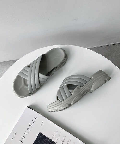 AS KNOW AS plus(アズノゥアズプラス)の「EVAクロスサンダル(サンダル・レディース・ホワイト/ブラック/グレー・M/L)」の13枚目の写真