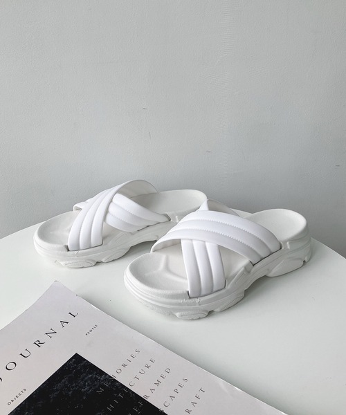 AS KNOW AS plus(アズノゥアズプラス)の「EVAクロスサンダル(サンダル・レディース・ホワイト/ブラック/グレー・M/L)」の10枚目の写真