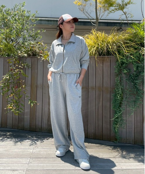 ROXY(ロキシー)の「BETWEEN NIGHT AND DA /ロキシーショート丈ジップアップスウェット(スウェット・レディース・ベージュ/グレー/ブラック・LARGE/MEDIUM)」の18枚目の写真