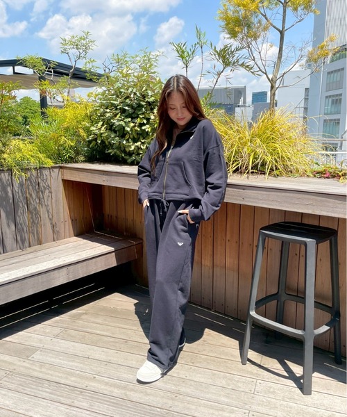 ROXY(ロキシー)の「BETWEEN NIGHT AND DA /ロキシーショート丈ジップアップスウェット(スウェット・レディース・ベージュ/グレー/ブラック・LARGE/MEDIUM)」の7枚目の写真