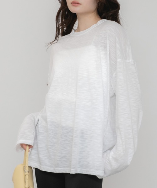 HEILIS（ヘイリス）の「オーバーサイズシアールーズカットソー/Tシャツ 長袖 春服 夏服 シアー ルーズ 透け感 韓国 ブラック ホワイト グリーン ミント ノームコア カジュアル シティガール 冷房対策 日焼け対策（Tシャツ/カットソー・レディース・オフホワイト/ブラック/グリーン・FREE）」の6枚目の写真