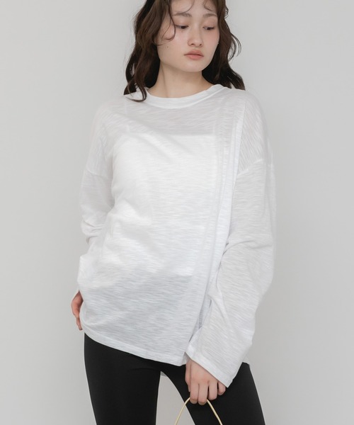 HEILIS（ヘイリス）の「オーバーサイズシアールーズカットソー/Tシャツ 長袖 春服 夏服 シアー ルーズ 透け感 韓国 ブラック ホワイト グリーン ミント ノームコア カジュアル シティガール 冷房対策 日焼け対策（Tシャツ/カットソー・レディース・オフホワイト/ブラック/グリーン・FREE）」の7枚目の写真