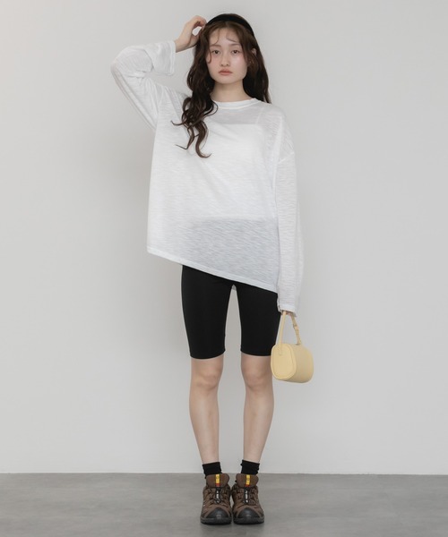 HEILIS（ヘイリス）の「オーバーサイズシアールーズカットソー/Tシャツ 長袖 春服 夏服 シアー ルーズ 透け感 韓国 ブラック ホワイト グリーン ミント ノームコア カジュアル シティガール 冷房対策 日焼け対策（Tシャツ/カットソー・レディース・オフホワイト/ブラック/グリーン・FREE）」の10枚目の写真