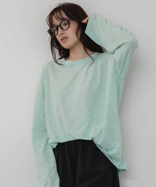 HEILIS（ヘイリス）の「オーバーサイズシアールーズカットソー/Tシャツ 長袖 春服 夏服 シアー ルーズ 透け感 韓国 ブラック ホワイト グリーン ミント ノームコア カジュアル シティガール 冷房対策 日焼け対策（Tシャツ/カットソー・レディース・オフホワイト/ブラック/グリーン・FREE）」の22枚目の写真