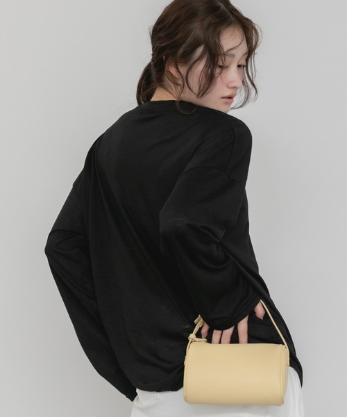 HEILIS（ヘイリス）の「オーバーサイズシアールーズカットソー/Tシャツ 長袖 春服 夏服 シアー ルーズ 透け感 韓国 ブラック ホワイト グリーン ミント ノームコア カジュアル シティガール 冷房対策 日焼け対策（Tシャツ/カットソー・レディース・オフホワイト/ブラック/グリーン・FREE）」の16枚目の写真
