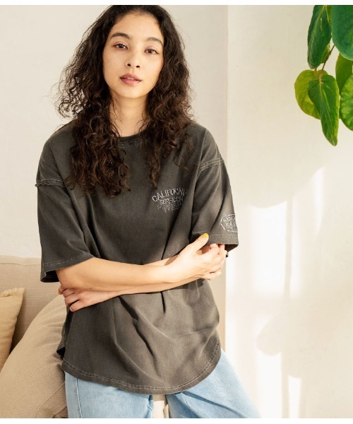 anap mimpi（アナップミンピ）の「ピグメント加工 カットオフ CALIFORNIA ロゴ Tシャツ（Tシャツ/カットソー・レディース・ブラック/グリーン/イエロー・FREE）」の5枚目の写真