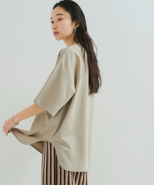 le cercle ADAM ET ROPE'(ルセルクルアダムエロペ)の「【UVケア/接触冷感】ビッグTシャツ(Tシャツ/カットソー・レディース・サックスブルー/グリーン系その他/ベージュ系その他/チャコールグレー・FREE)」の1枚目の写真