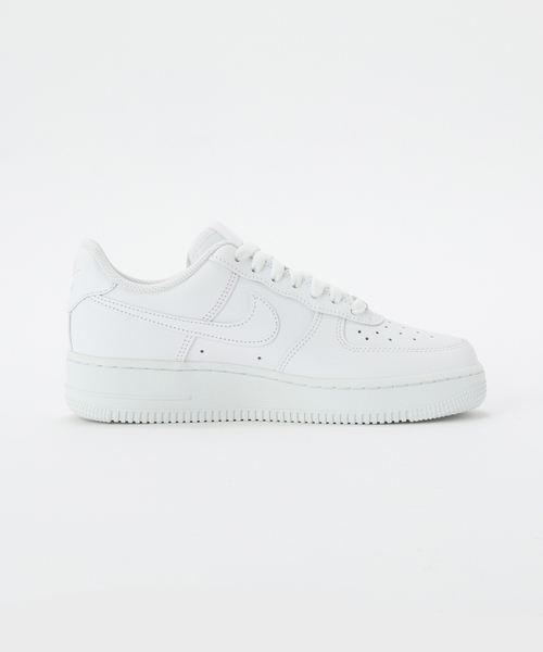 IENA(イエナ)の「NIKE/ナイキ ウィメンズ エア フォース1 スニーカー DD8959(スニーカー・レディース・ホワイト・22.5cm/23cm/23.5cm/24cm/24.5cm/25cm)」の4枚目の写真