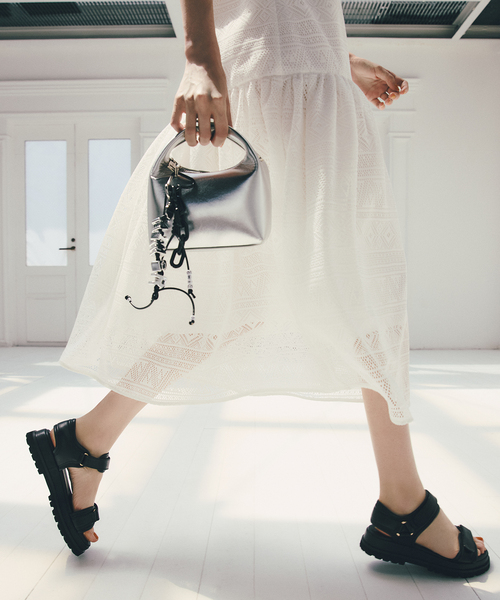 La TOTALITE(ラトータリテ)の「【SINBONO/シンボノ】Vienna Top HandleCrossbody Bag(ショルダーバッグ・レディース・グリーン/シルバー/ブラック/アイボリー・FREE)」の6枚目の写真