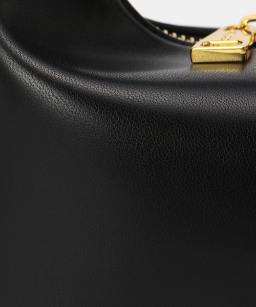 La TOTALITE(ラトータリテ)の「【SINBONO/シンボノ】Vienna Top HandleCrossbody Bag(ショルダーバッグ・レディース・グリーン/シルバー/ブラック/アイボリー・FREE)」の22枚目の写真